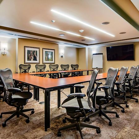 Hilton Garden Inn Alexandria Old Town National Harbor Екстер'єр фото