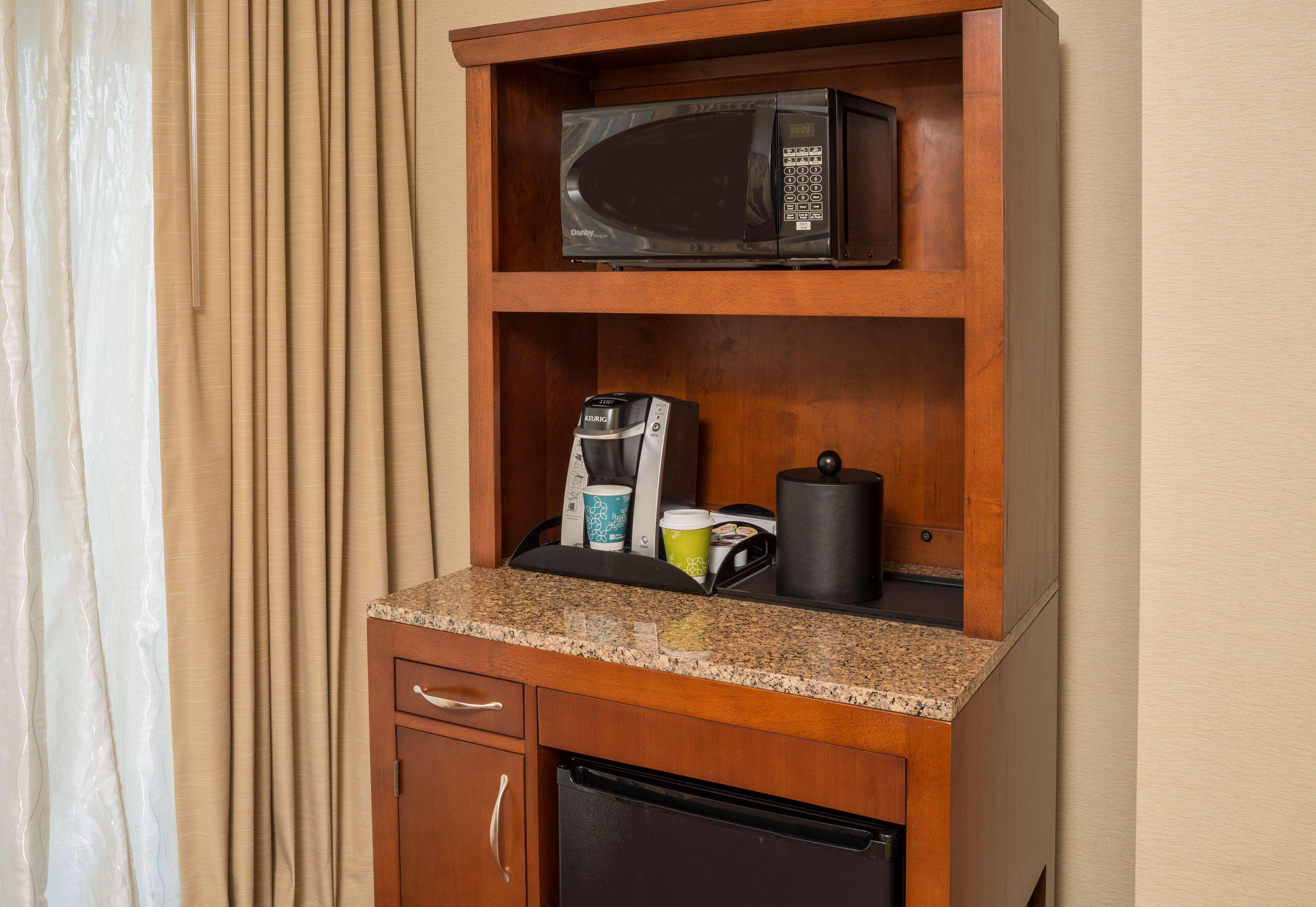 Hilton Garden Inn Alexandria Old Town National Harbor Екстер'єр фото