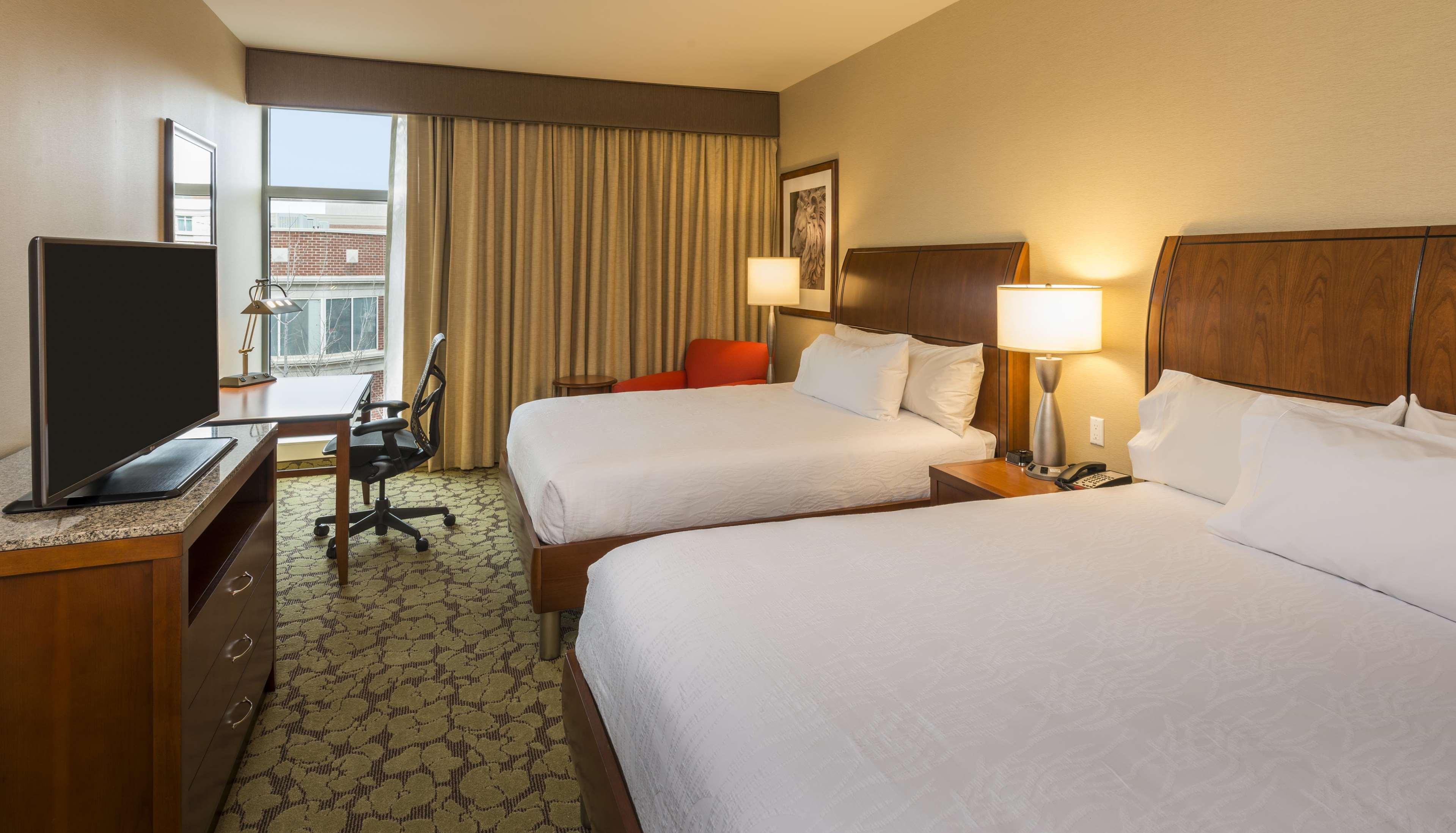 Hilton Garden Inn Alexandria Old Town National Harbor Екстер'єр фото