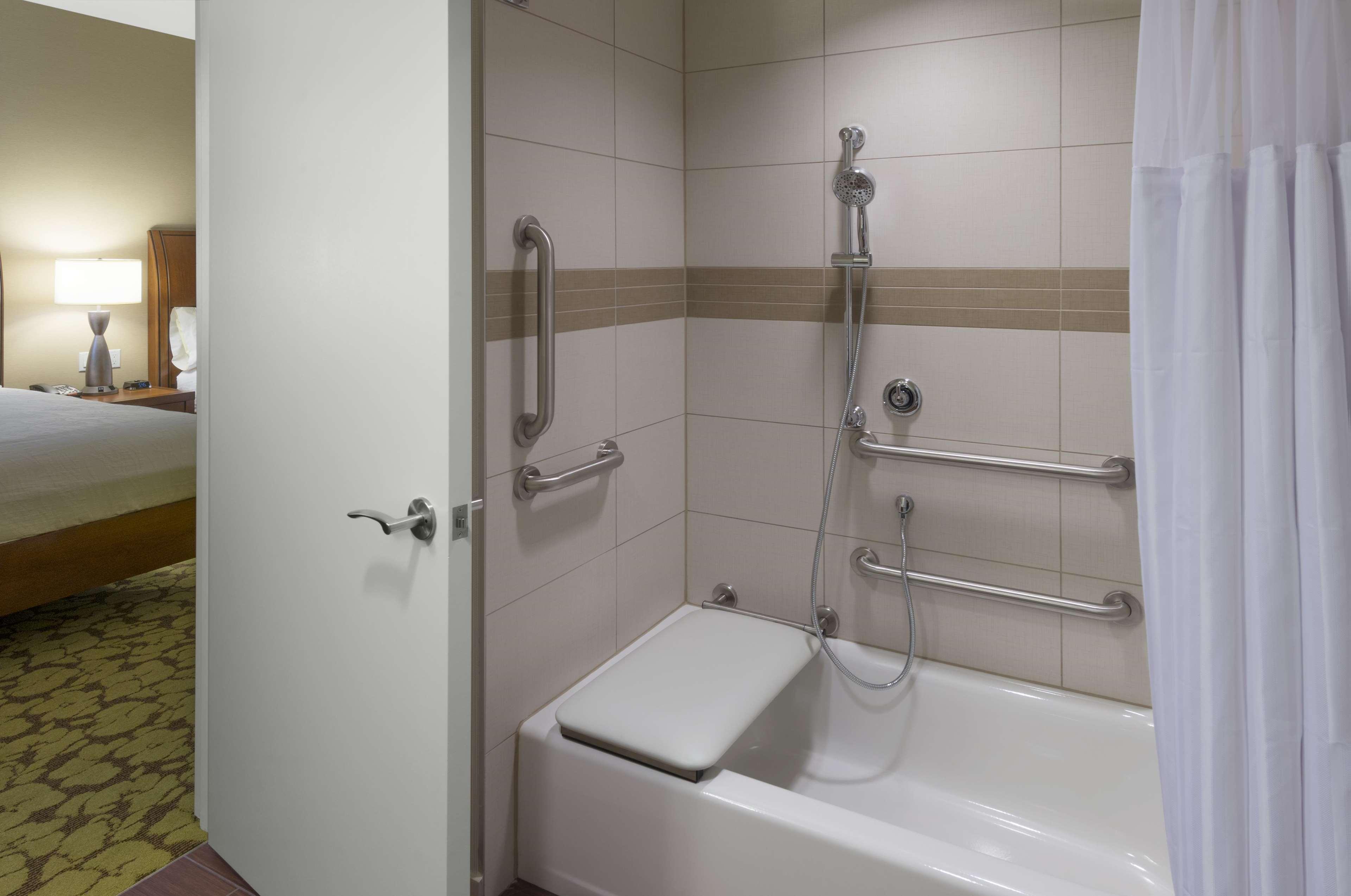 Hilton Garden Inn Alexandria Old Town National Harbor Екстер'єр фото