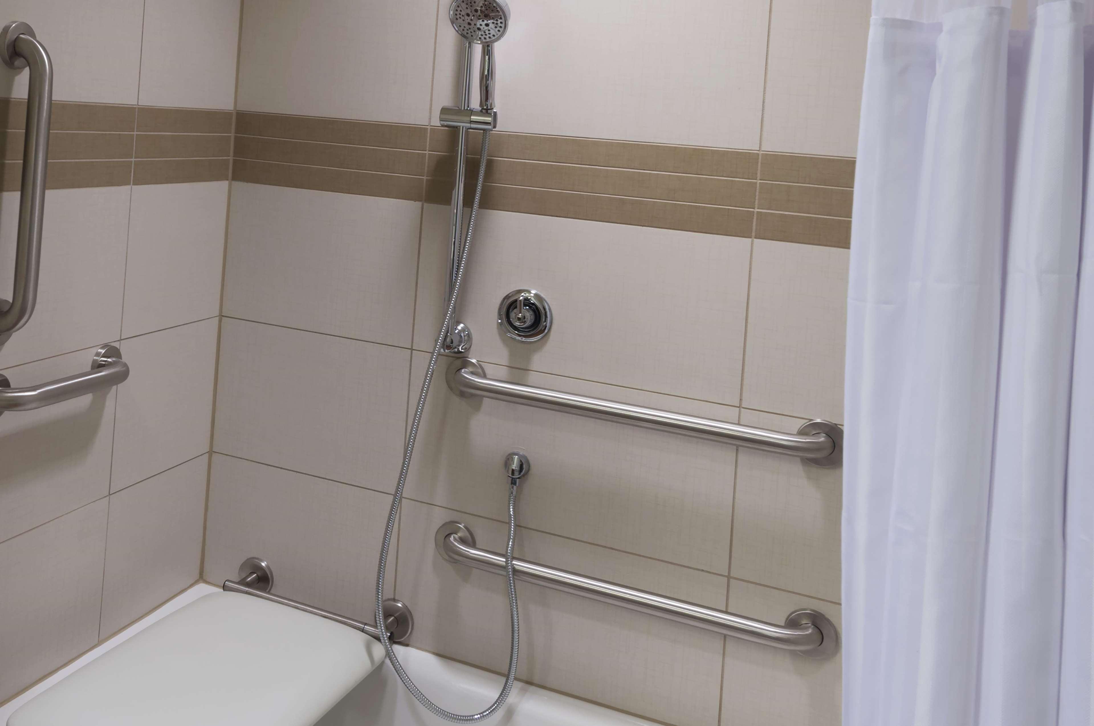 Hilton Garden Inn Alexandria Old Town National Harbor Екстер'єр фото