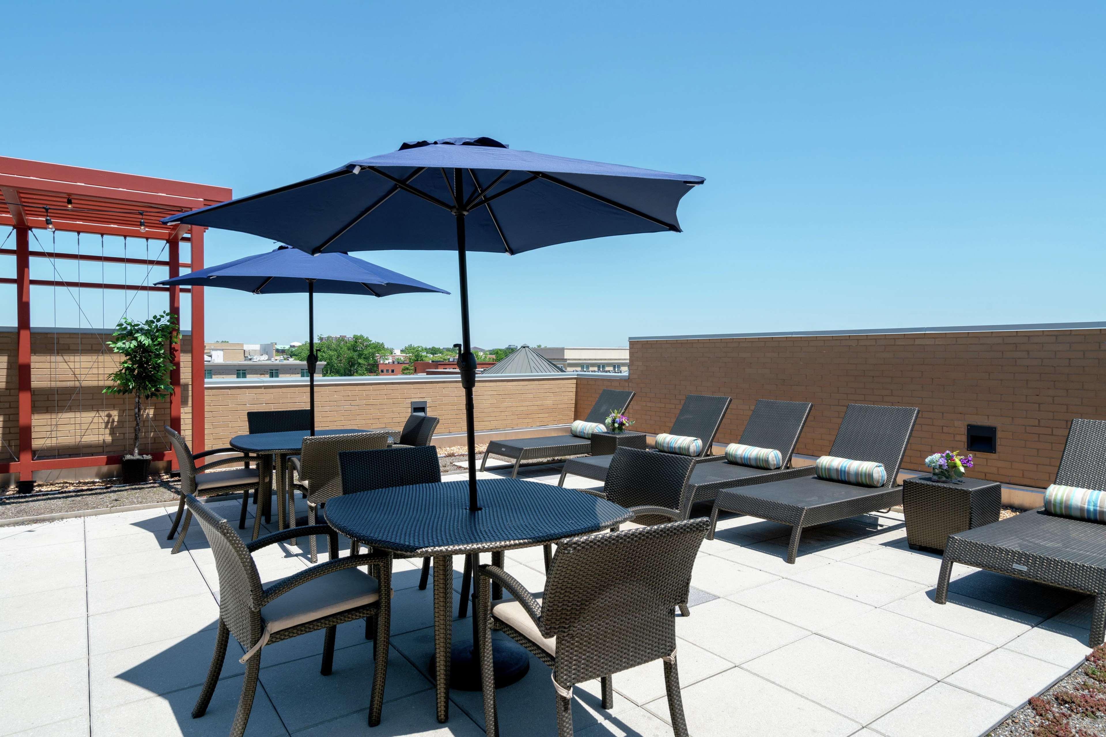 Hilton Garden Inn Alexandria Old Town National Harbor Екстер'єр фото