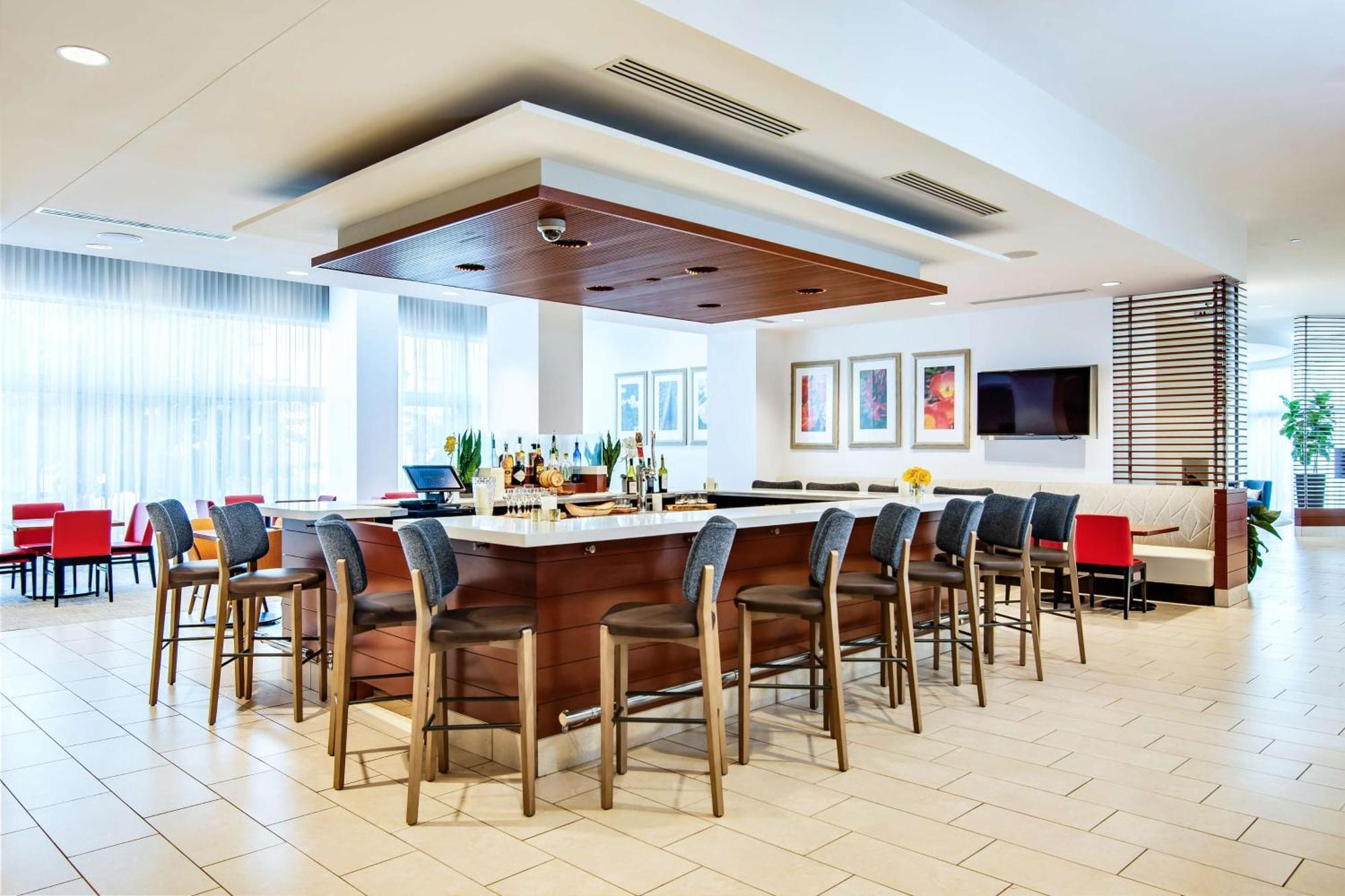 Hilton Garden Inn Alexandria Old Town National Harbor Екстер'єр фото