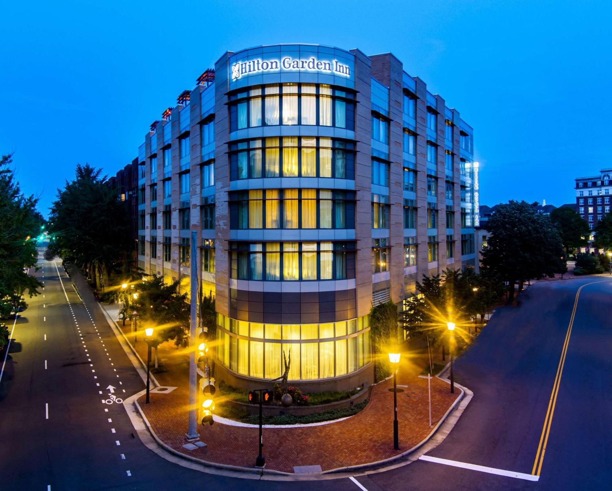 Hilton Garden Inn Alexandria Old Town National Harbor Екстер'єр фото