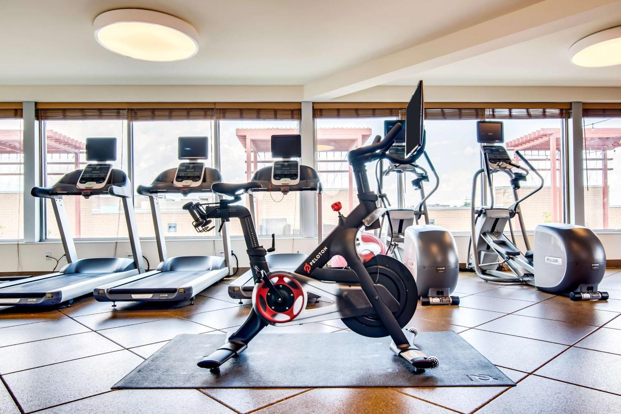 Hilton Garden Inn Alexandria Old Town National Harbor Екстер'єр фото