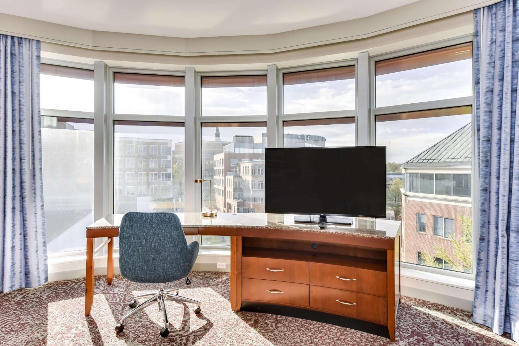 Hilton Garden Inn Alexandria Old Town National Harbor Екстер'єр фото