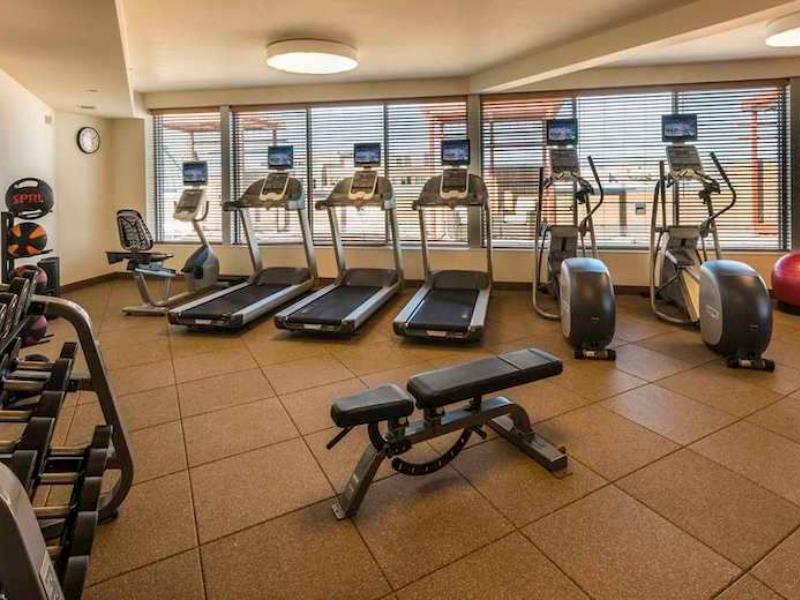 Hilton Garden Inn Alexandria Old Town National Harbor Екстер'єр фото