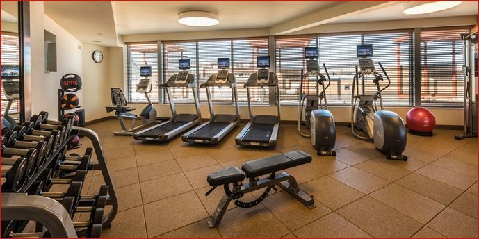 Hilton Garden Inn Alexandria Old Town National Harbor Екстер'єр фото